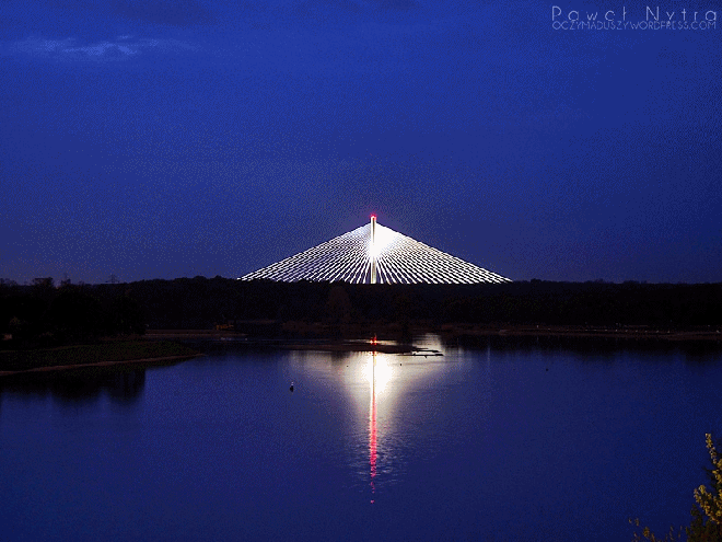 Animacja: Most Rędziński nocą, widziany z mostu Milenijnego
