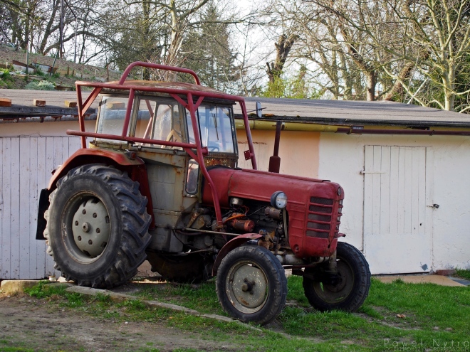 Stary traktor.